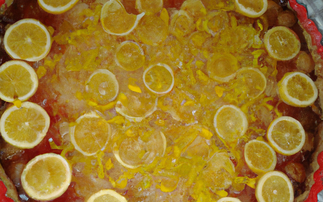 Tarte au citron et rondelles de citrons confits