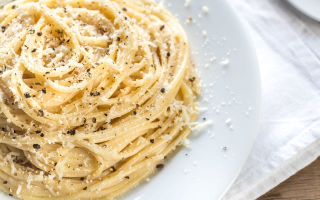 Spaghettis pecorino et poivre (Cacio e Pepe)
