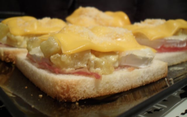 Toast au fromage, jambon