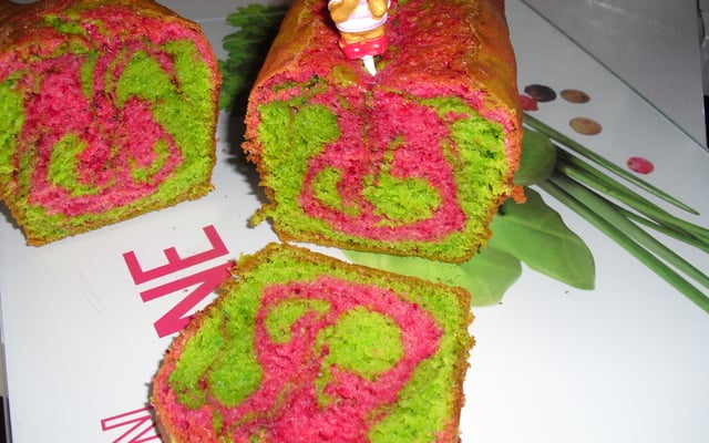 Cake marbré fraises pistache