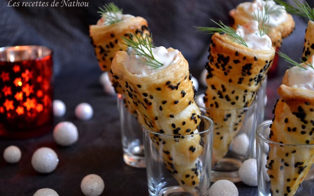 Cornets feuilletés au fromage frais et saumon fumé