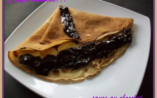 Crêpe banane sauce au chocolat