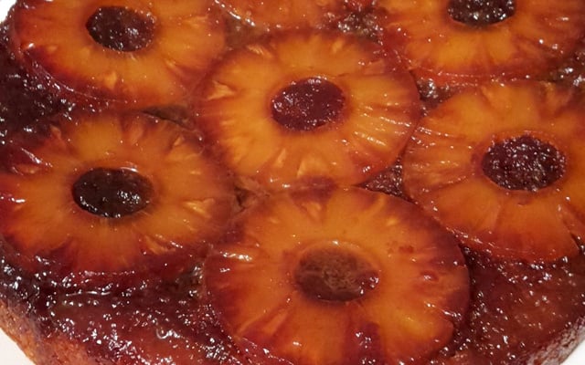 Gâteau à l'ananas caramélisé