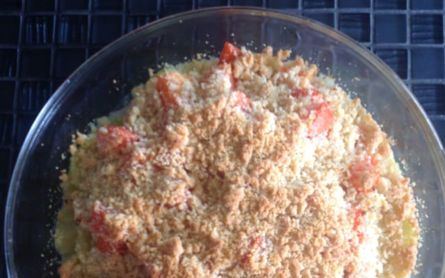 Crumble de poulet aux tomates et aux courgettes