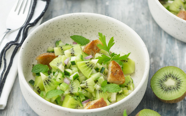 Tartare de légumes et kiwis