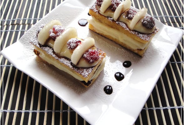 Mille feuilles de pain perdu et poire avec sa crème pâtissière