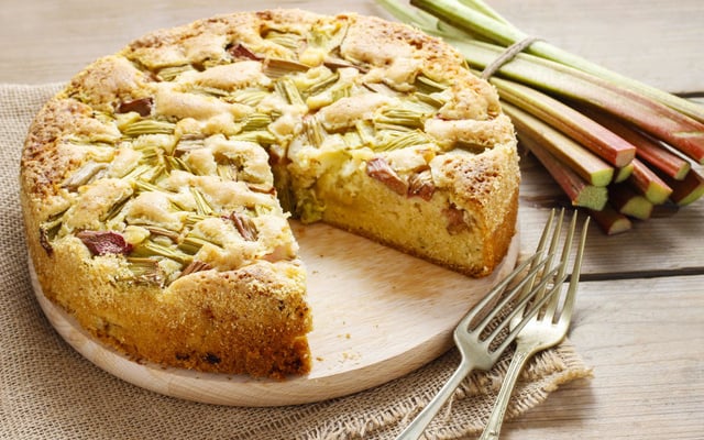 Gâteau léger à la rhubarbe