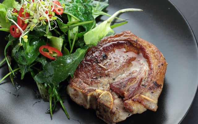 Collier d'agneau grillé