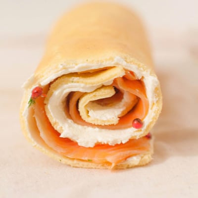 Roulé au saumon citronné à la crème de chèvre