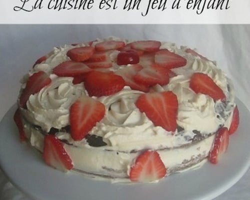 Gateau au chocolat et aux fraises à la crème