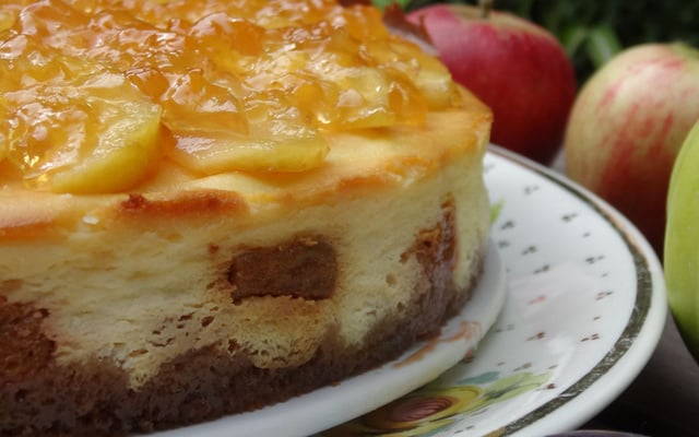 Cheesecake aux pommes et prune caramélisées