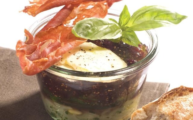 Verrine de Chavignol, figues fraîches et compotée d'oignons maison