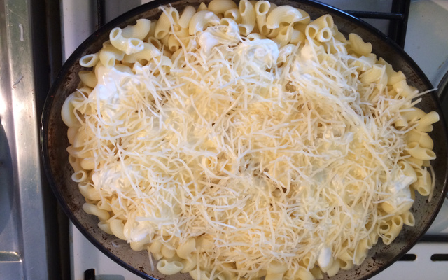 Gratin de pâtes aux champignons et à la mozzarella