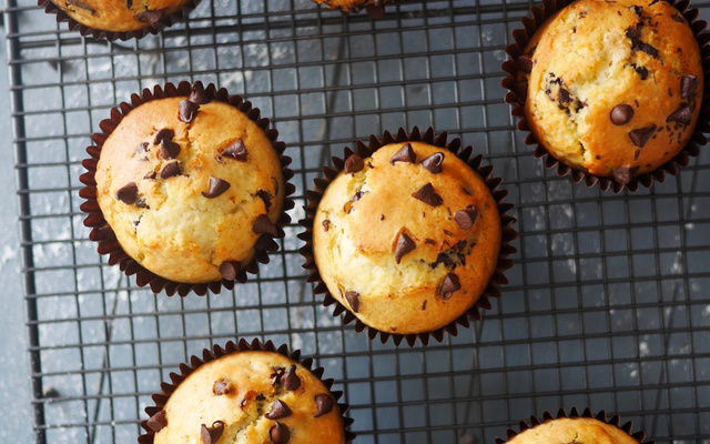 Muffins aux pépites de chocolat moelleux comme à la maison