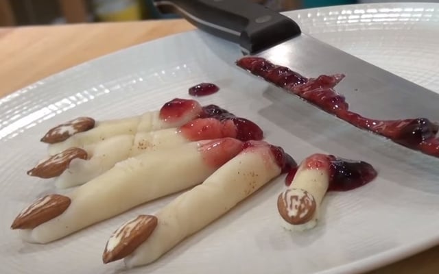 Doigts de sorcière arrachés en pâte d'amandes