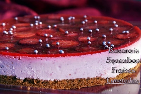Bavarois aux fraises sur biscuit en spéculoos