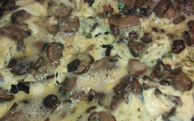 Omelette et champignon en fête