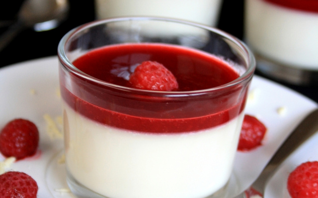 Panna cotta chocolat blanc - framboises
