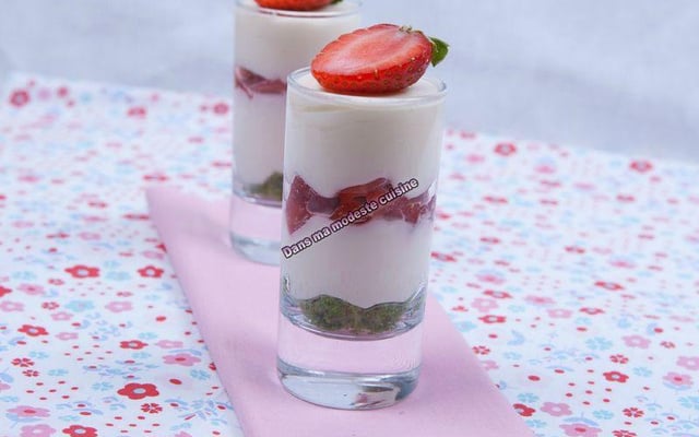 Cheesecake mousse à la fraise et au thé vert matcha