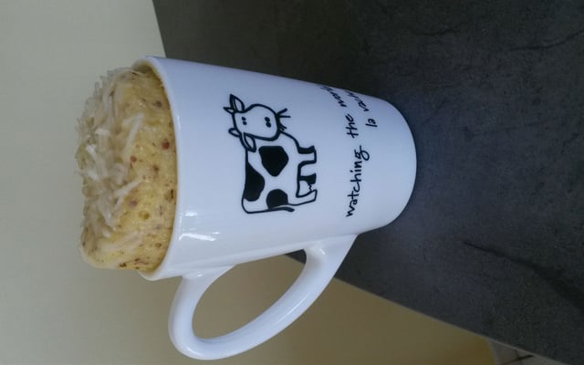 Mug cake moutarde, gruyère