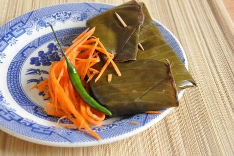 Filet de poisson en papillotes de feuilles de bananier