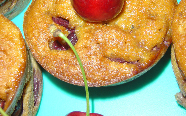 Clafoutis cerises-noisettes