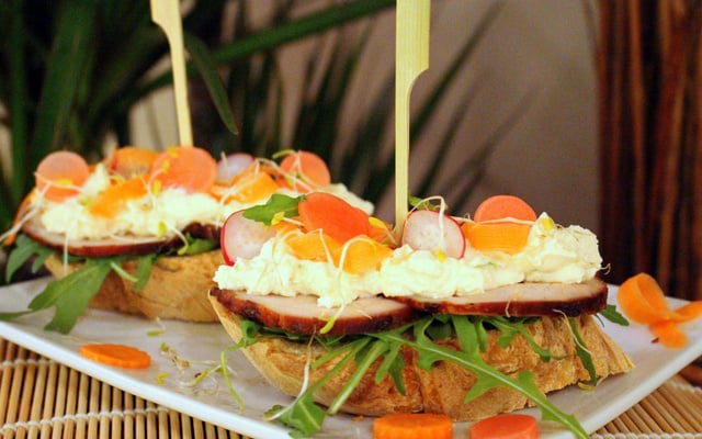 Pincho façon Banh-mi au Carré frais fouetté