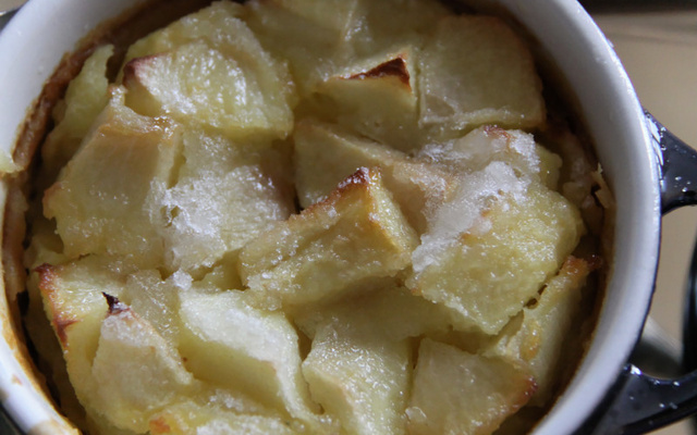 Pomme au nid en minicocotte