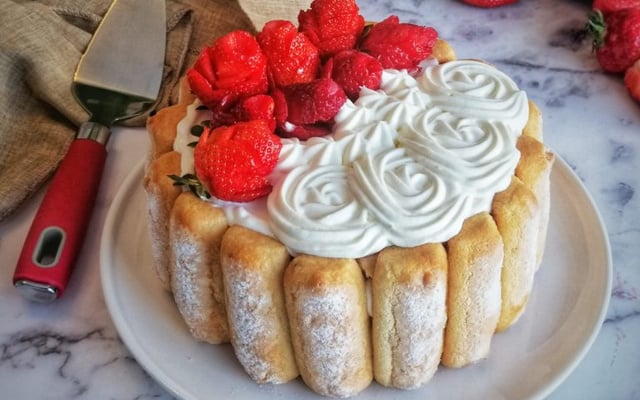 Charlotte aux Fraises (sans gélatine)