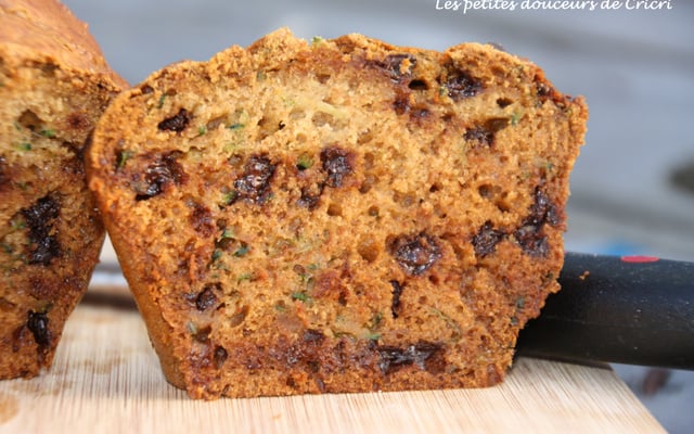 Pain gourmand à la courgette et aux brisures de chocolat