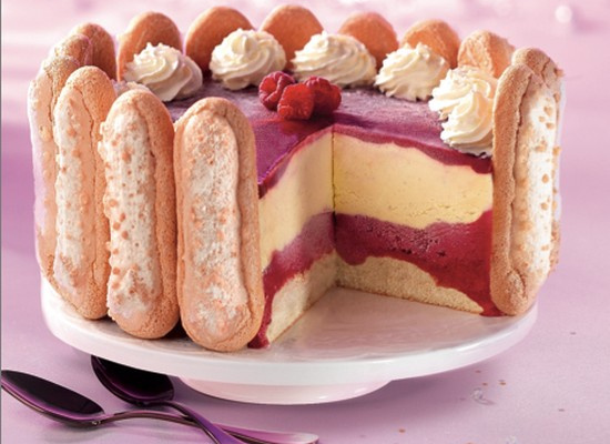 Le vacherin vanille et fruits rouges