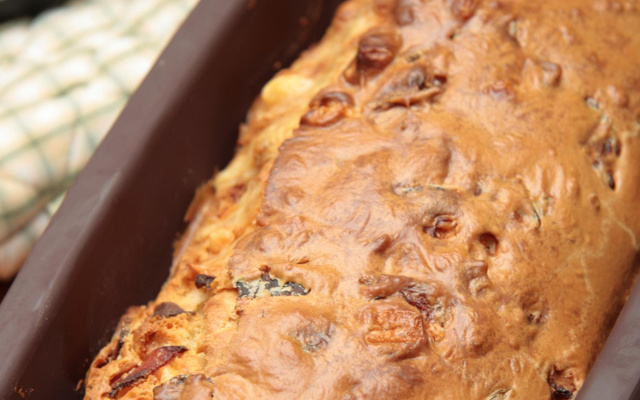 Cake Etorki, tomate et jambon de dinde