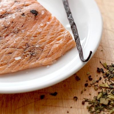 Saumon à la vanille, fumé à chaud