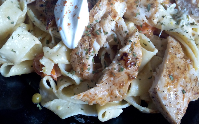 Tagliatelles au poulet et Saint-Môret