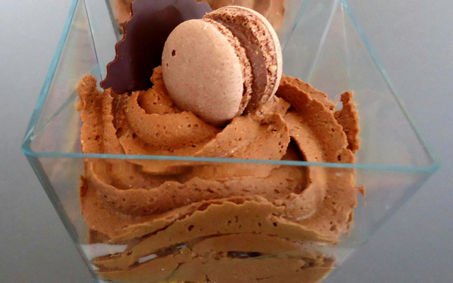 Mousse au chocolat rapide sur lit de croquant au chocolat