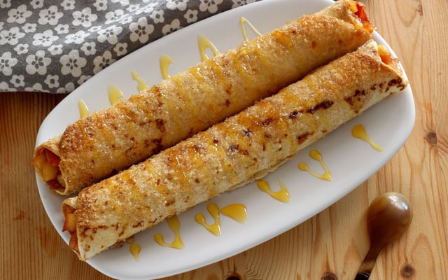 Tortillas roulées aux pommes confites et au miel