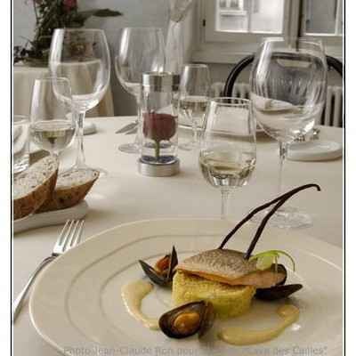 Omble chevalier rôti à la vanille de Madagascar, couscous de citrons vert et moules Bouchot