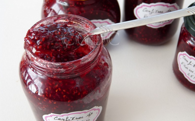 Confiture de framboises acidulée