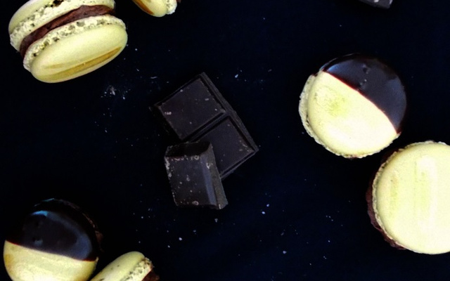 Macarons à la mousse au chocolat et piment d'Espelette