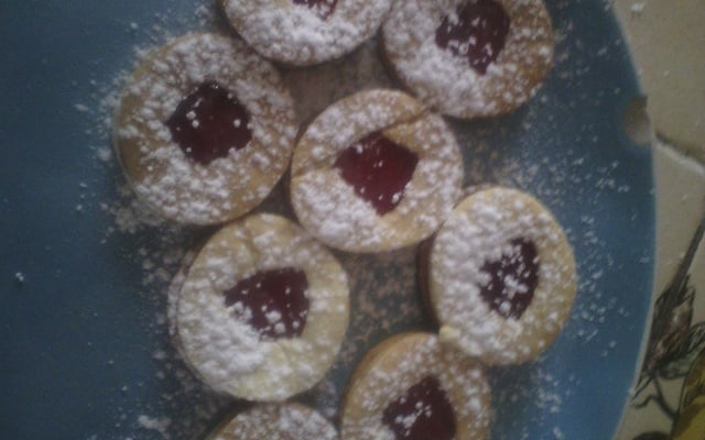 Etoiles à la confiture de fraise