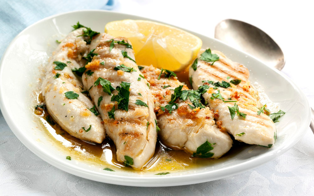 Blancs de poulet à l'ail et au citron