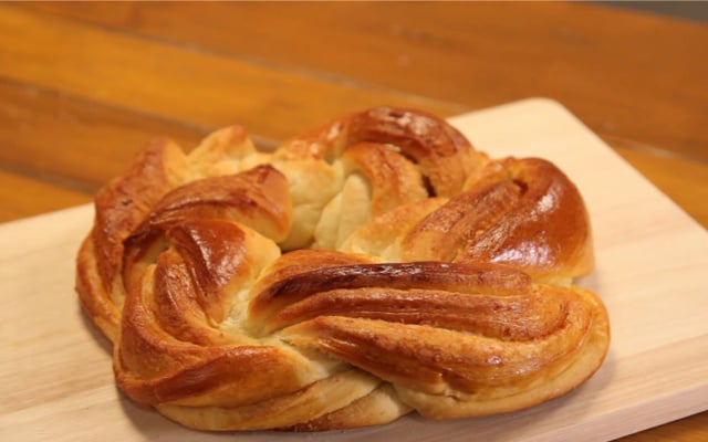 Braided bread