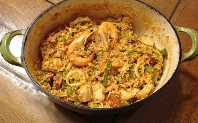 Paella poulet et poisson