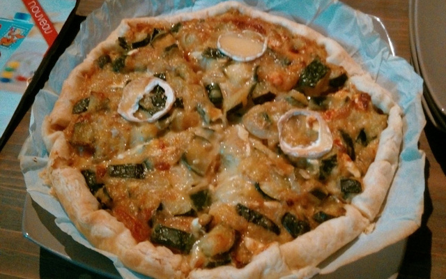 Tarte aux courgettes et au chèvre sans œufs