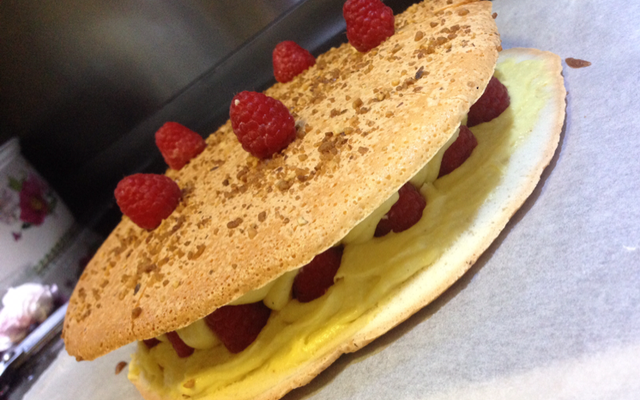 Gâteau d'anniversaire aux framboises