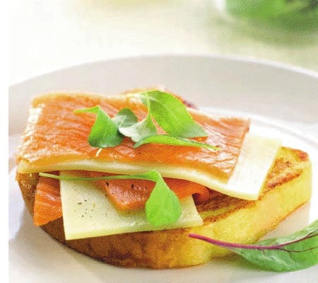 Pain perdu au saumon fumé et Comté