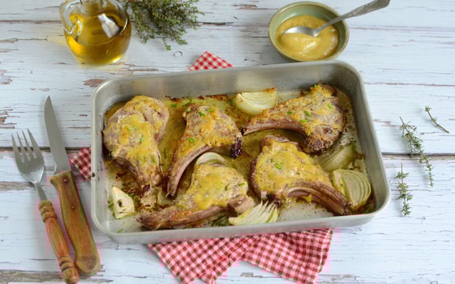 Côte d'agneau au four à la moutarde et au miel