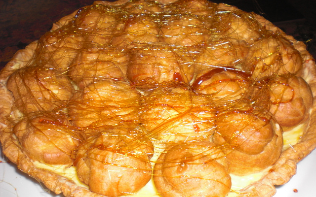Tarte aux profitroles