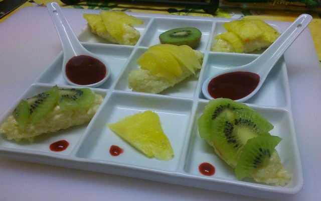 Sushi au lait de coco et fruits exotiques