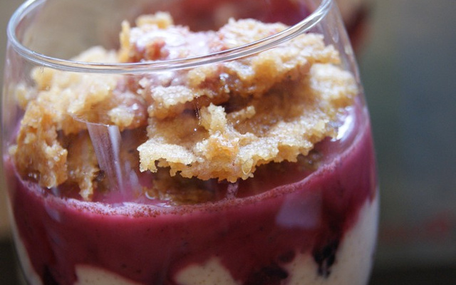 Yahourt cannelle fruits rouges et crumble